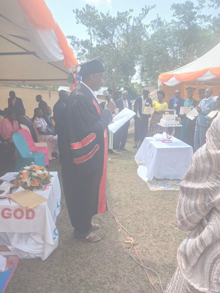 Graduación en Kibaale-Kagadi